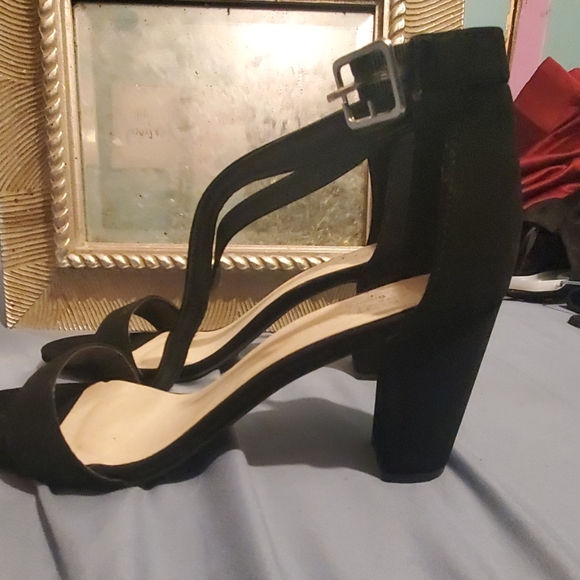 High heels - Picture 2 of 4